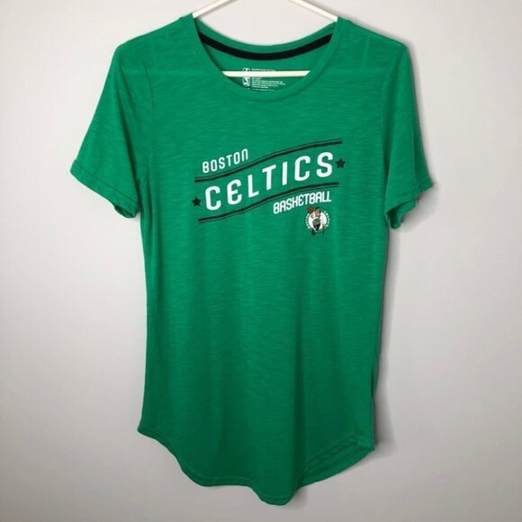 FREE WITH PURCHASE Boston Celtics Basketball Green NBA  T-Shirt Size Medium - Picture 1 of 4